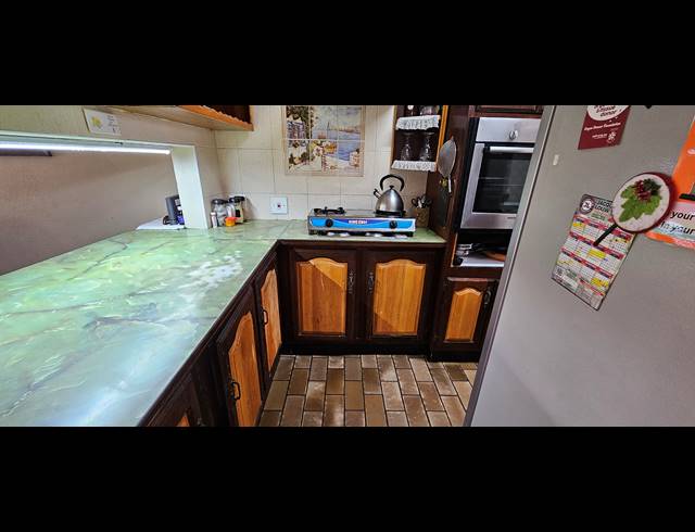 2 BEDROOM TOWNHOUSE FOR SALE IN SOUTH CREST